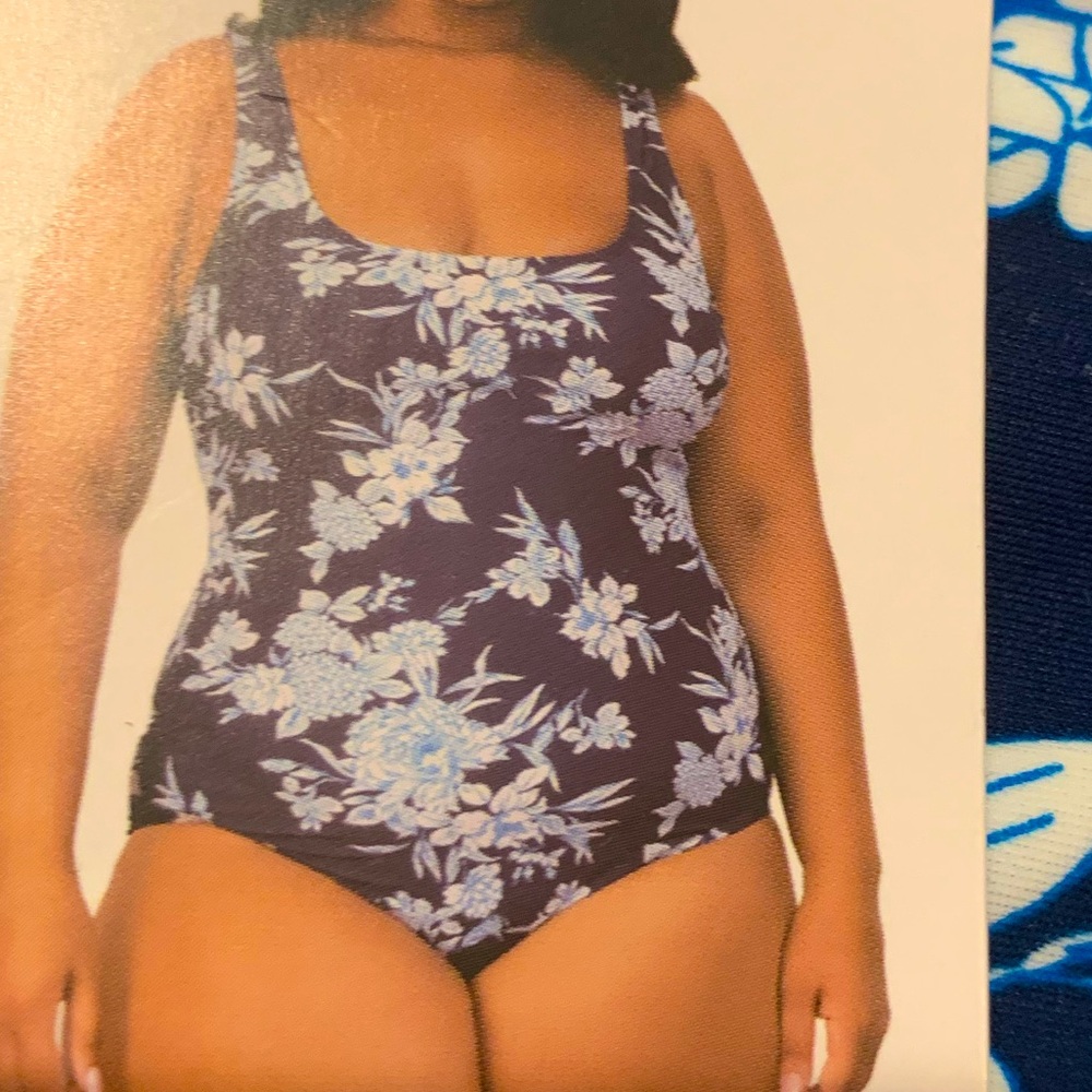 New Ocean Pacific Ladies' Swimsuit 4-Way Stretch Fully Lined. Size XL